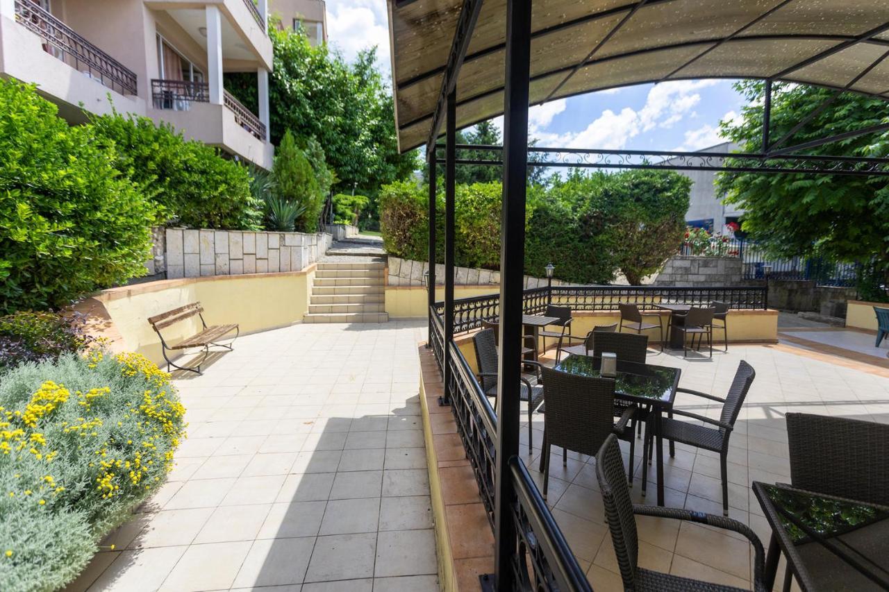Hotel Naslada 발치크 외부 사진